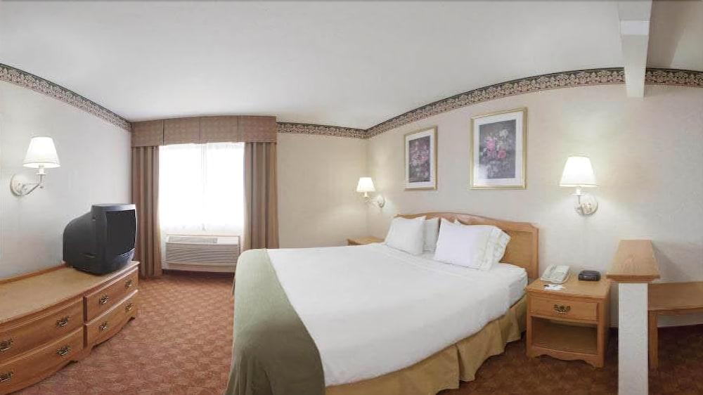 Holiday Inn Express Hotel & Suites Wauseon By Ihg Ngoại thất bức ảnh