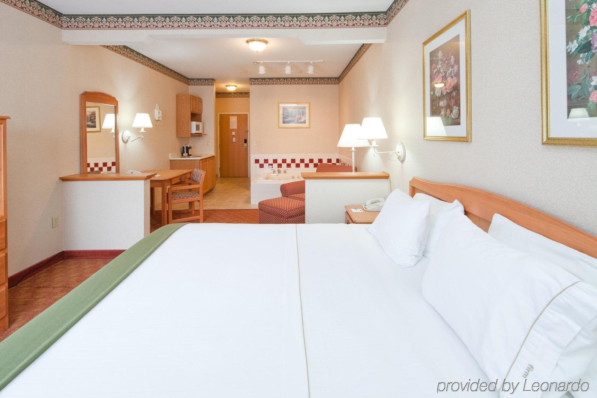 Holiday Inn Express Hotel & Suites Wauseon By Ihg Phòng bức ảnh
