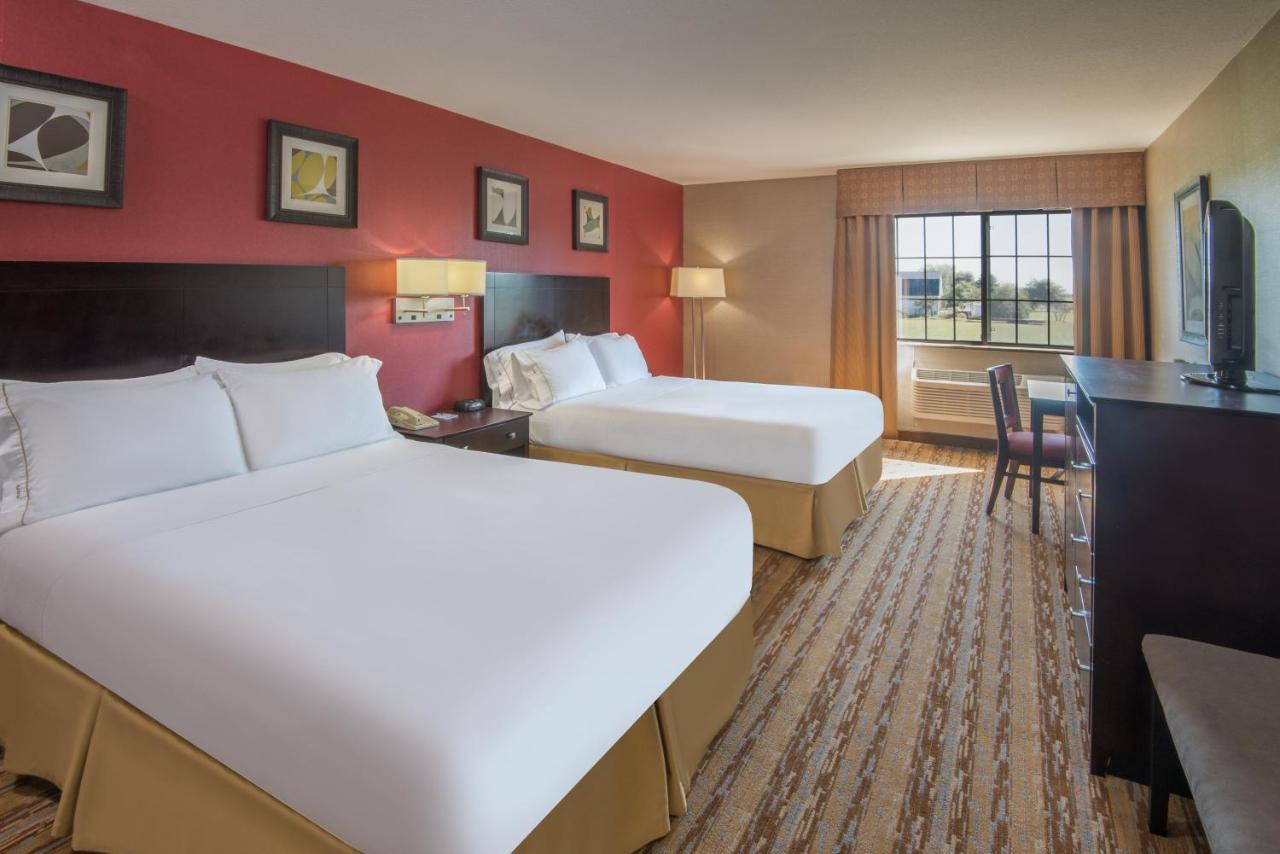 Holiday Inn Express Hotel & Suites Wauseon By Ihg Ngoại thất bức ảnh